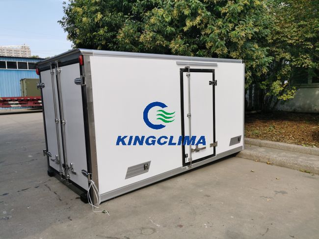 Truck refrigerated body box insulation sandwich panels