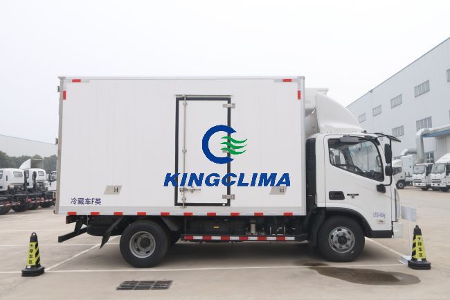 Truck refrigerated body box insulation sandwich panels