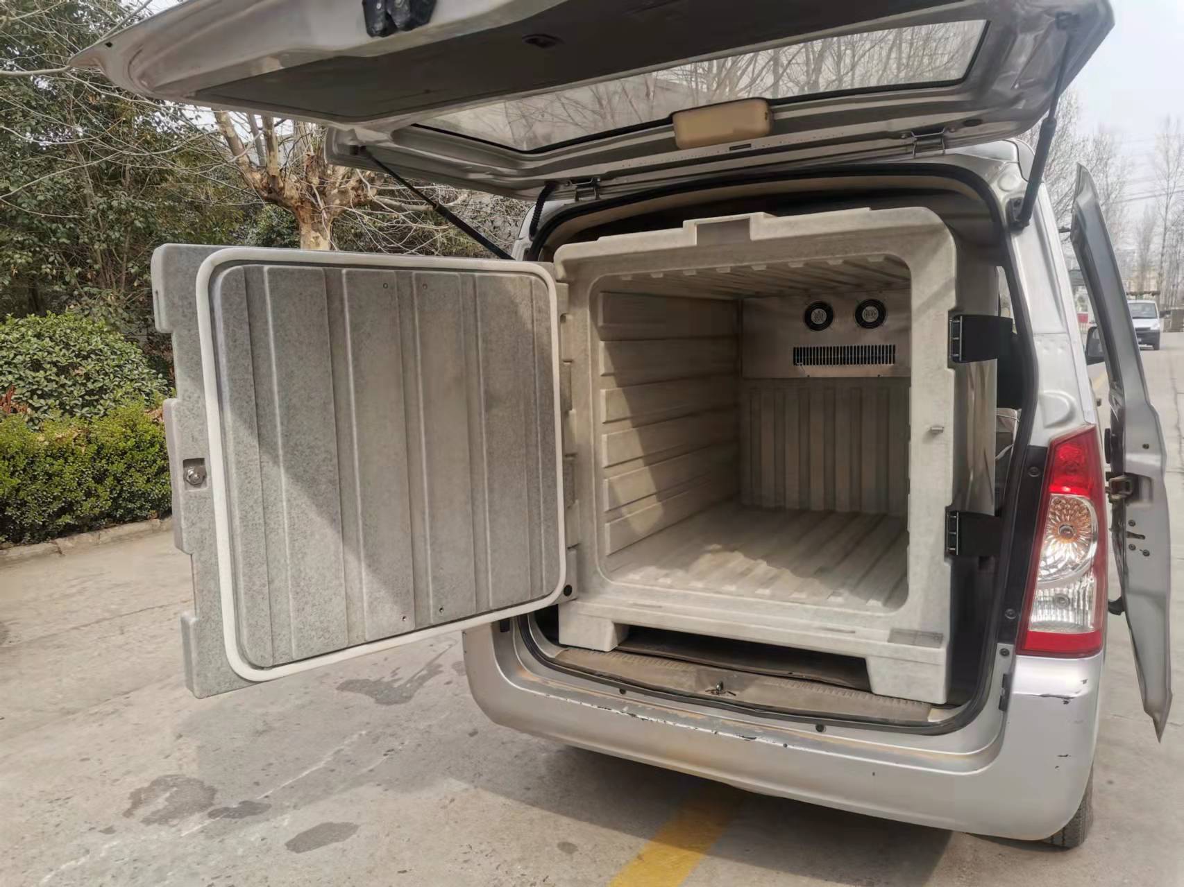 Portable Cold Box for Trucks Vans Tricycles