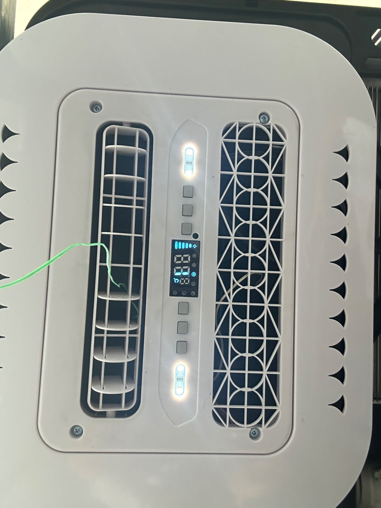 New Design 12/24 Volt Semi Air Conditioner For Camper Truck Rv Rooftop Air Conditioner