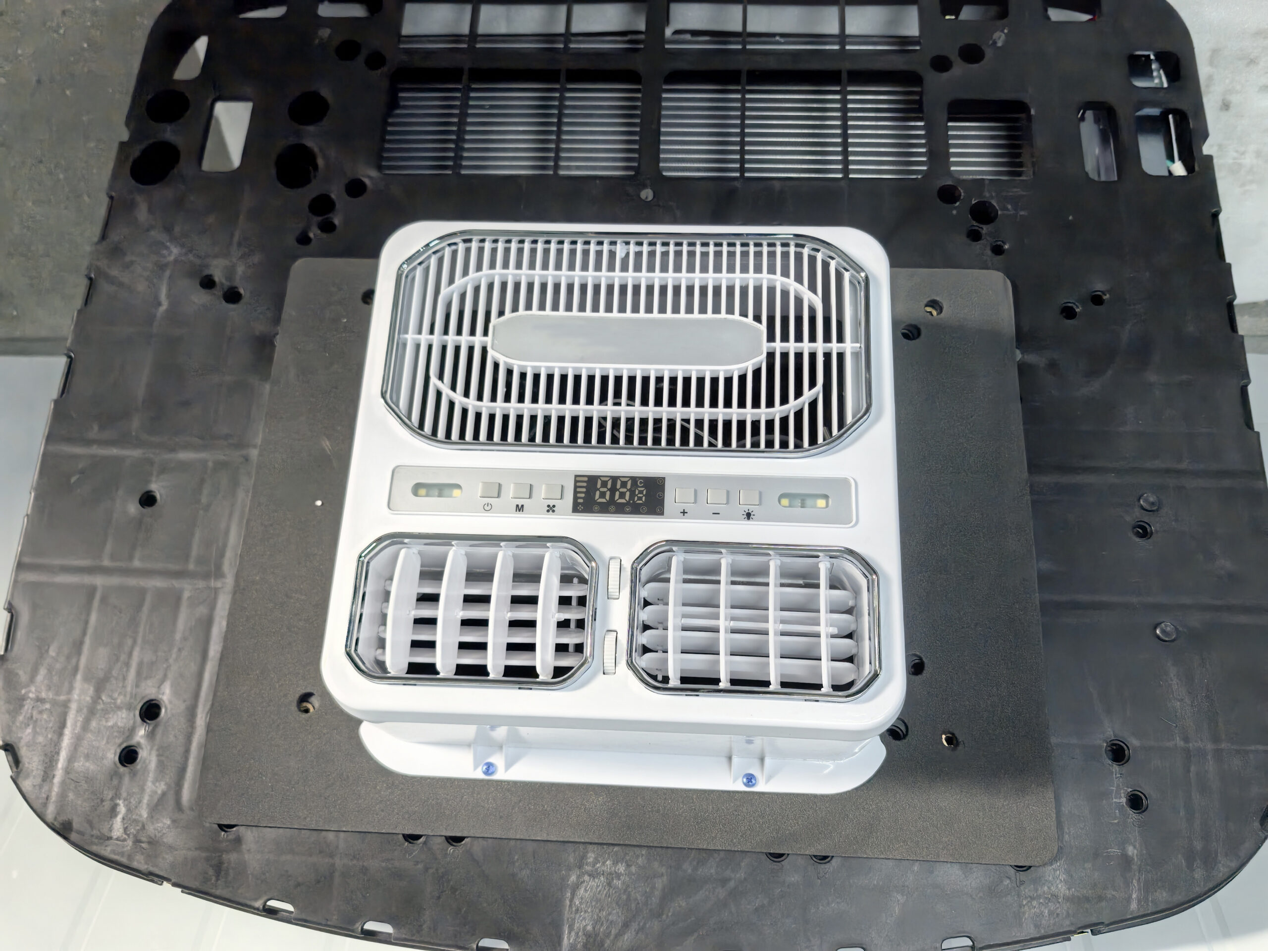 12V Electric Split Air Conditioner for Truck Cooling The Cab