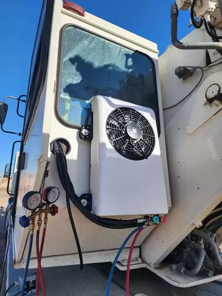12V Electric Split Air Conditioner for Truck Cooling The Cab