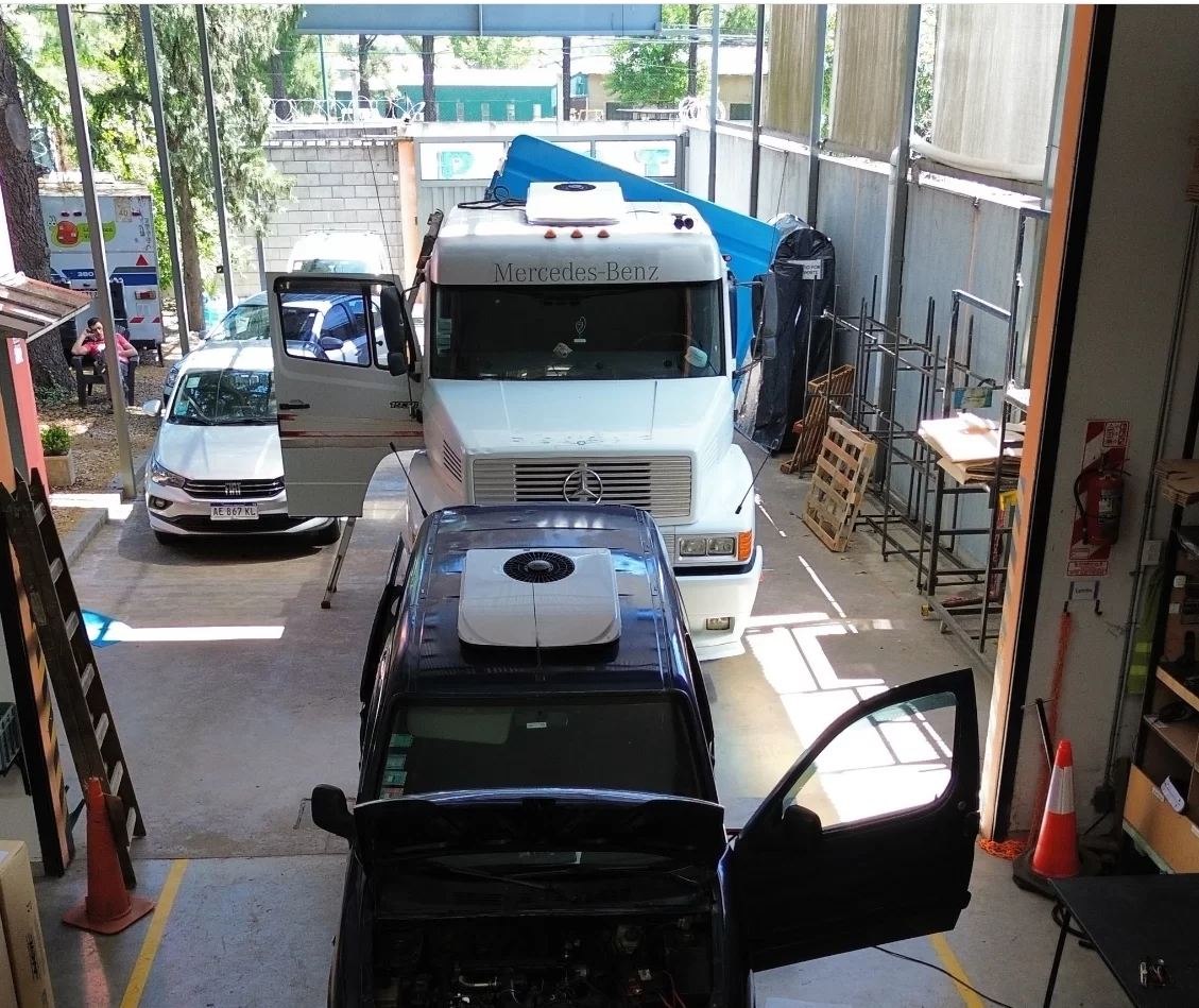 RV Roof Mounted Air Conditioner for Truck
