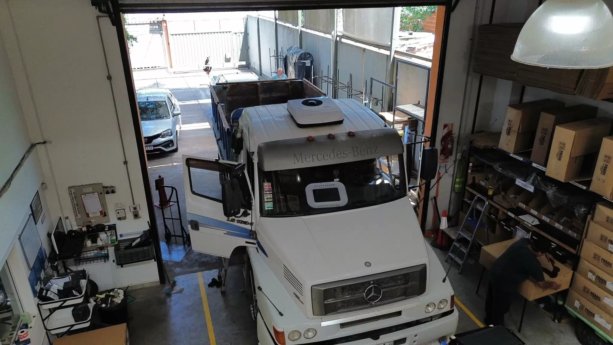 Roof Mounted Camper 12V 24V DC Rooftop Air Conditioner for Truck Parking Cooler